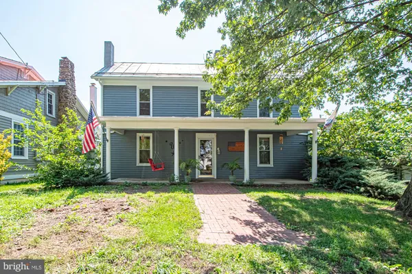 $359,900 | 202 Shenandoah Avenue, Edinburg, VA 22824