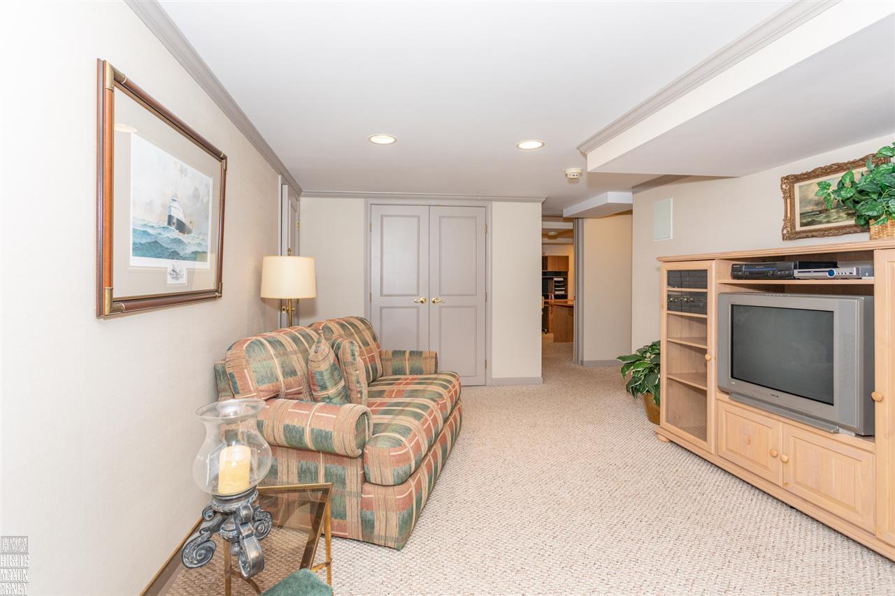 79 Hawthorne Road Grosse Pointe Shores, MI 48236 - Photo 22 of 27