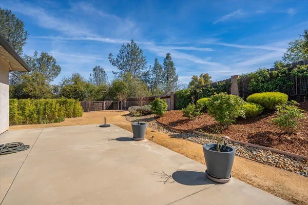 $464,900 | 4877 Squirrel Run Court, Redding, CA 96002