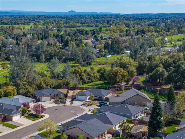 $464,900 | 4877 Squirrel Run Court, Redding, CA 96002