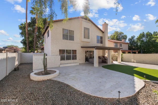 a view of a house with entertaining space