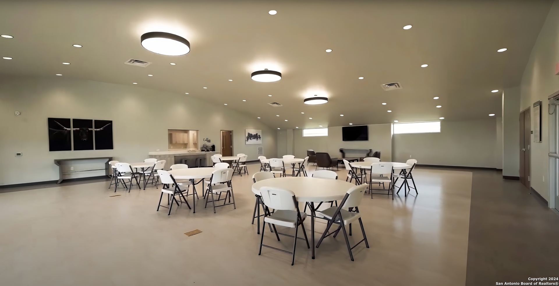5015 Dancing Gopher San Antonio, TX 78261 - Photo 40 of 43 a view of a dining area with furniture and a flat screen tv