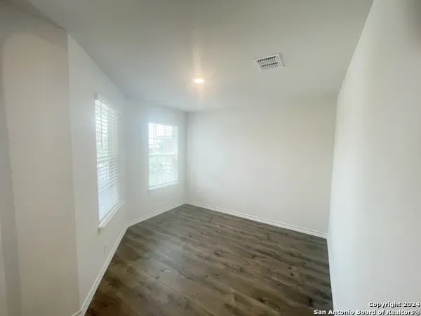 $2,400 | 5015 Dancing Gopher, San Antonio, TX 78261