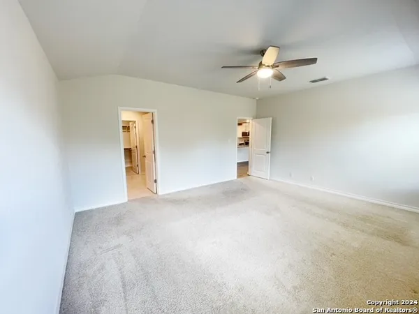 $2,400 | 5015 Dancing Gopher, San Antonio, TX 78261