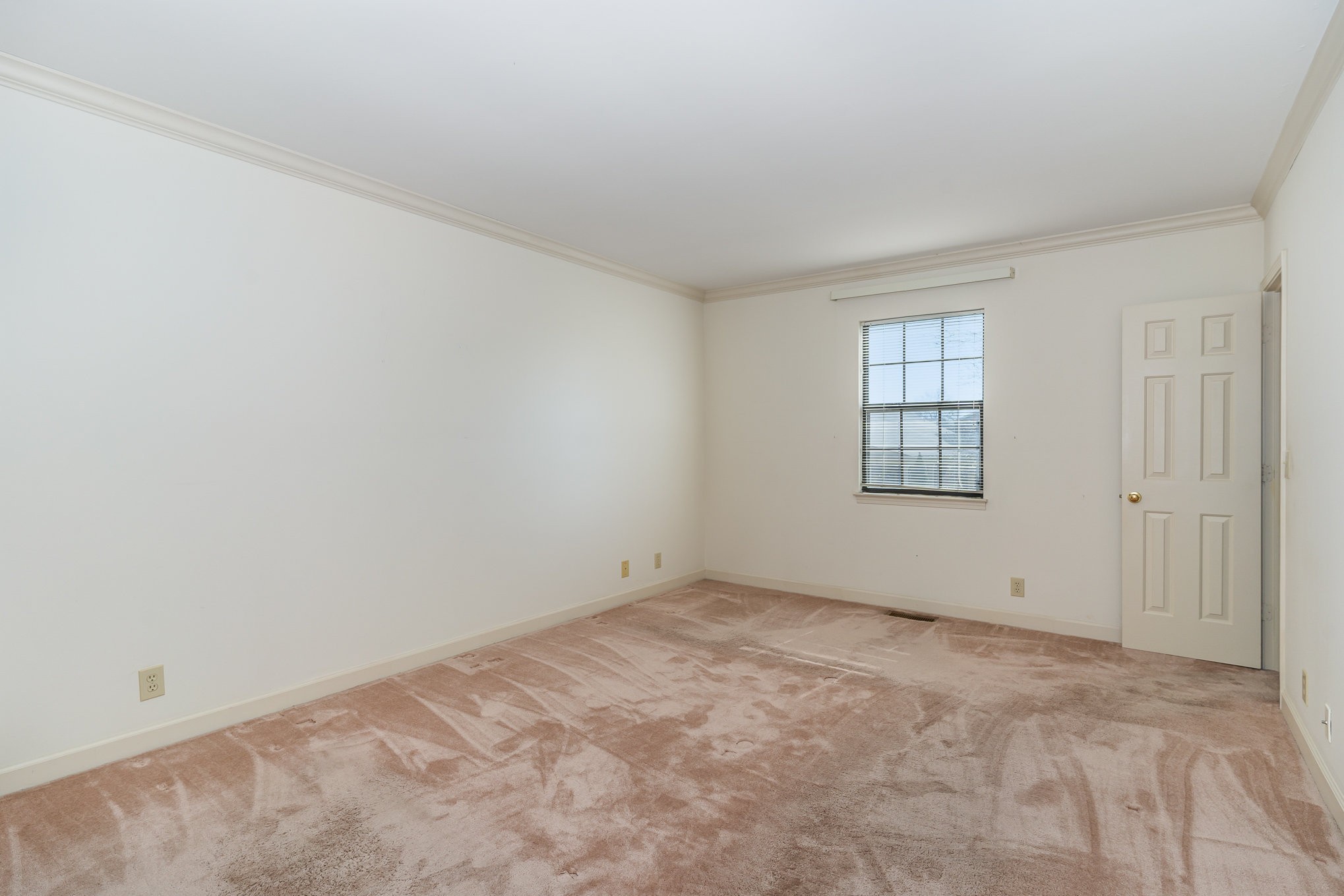 636 General George Patton Road Nashville, TN 37221 - Photo 18 of 32 an empty room with windows