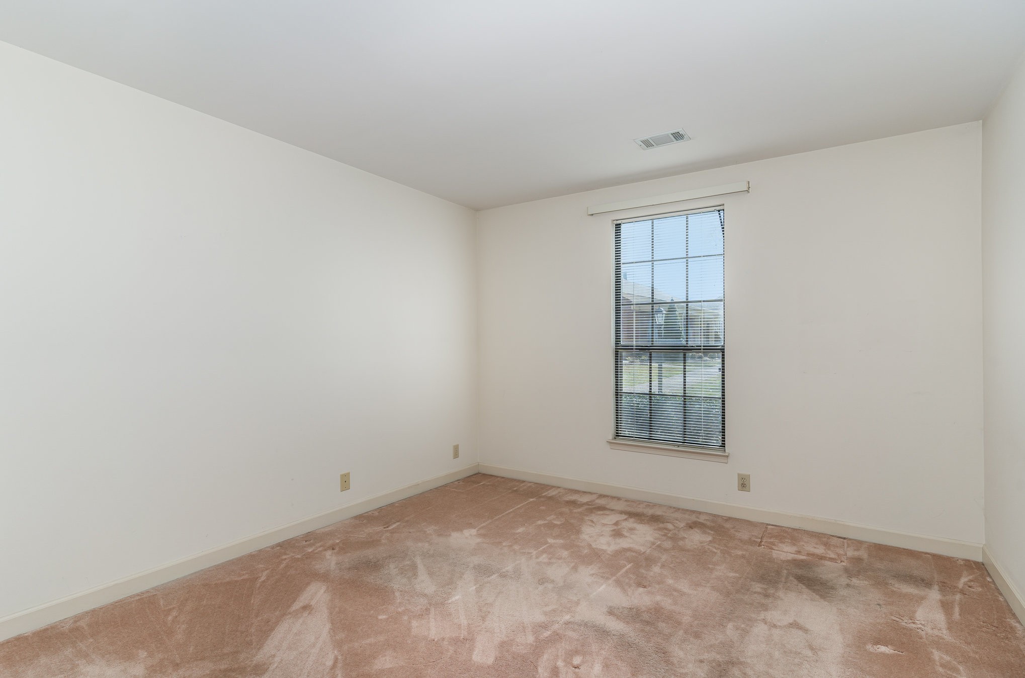 636 General George Patton Road Nashville, TN 37221 - Photo 21 of 32 an empty room with a window