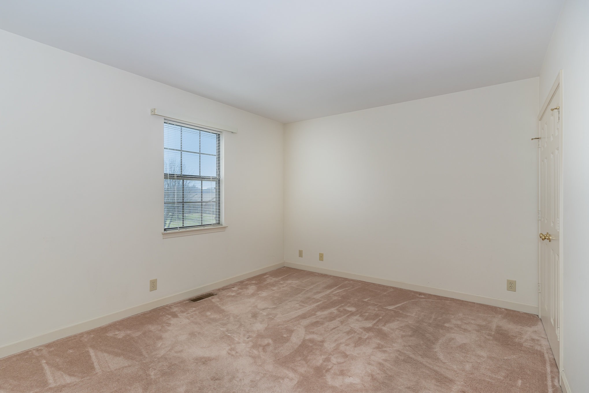 636 General George Patton Road Nashville, TN 37221 - Photo 22 of 32 an empty room with windows