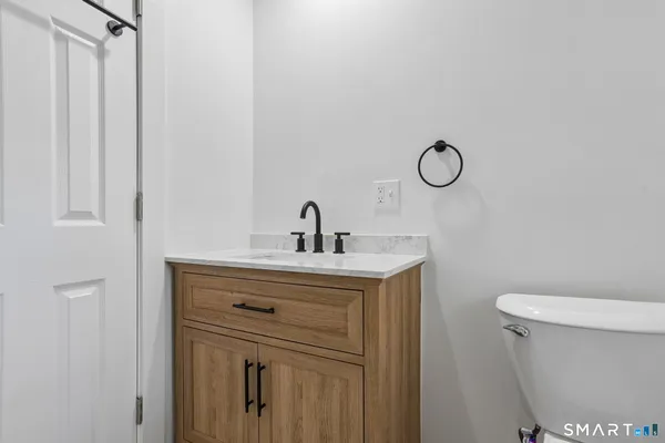 $2,000 | 39 Grand Street, Unit 3, Middletown, CT 06457