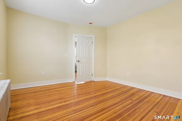 $2,000 | 39 Grand Street, Unit 3, Middletown, CT 06457