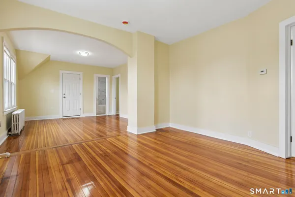$2,000 | 39 Grand Street, Unit 3, Middletown, CT 06457