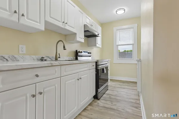 $2,000 | 39 Grand Street, Unit 3, Middletown, CT 06457