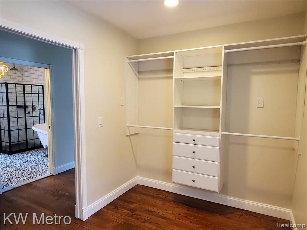 2805 Crooks Road Royal Oak, MI 48073 - Photo 11 of 21