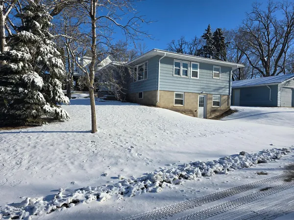 $299,900 | 421 West Avenue, Detroit Lakes, MN 56501