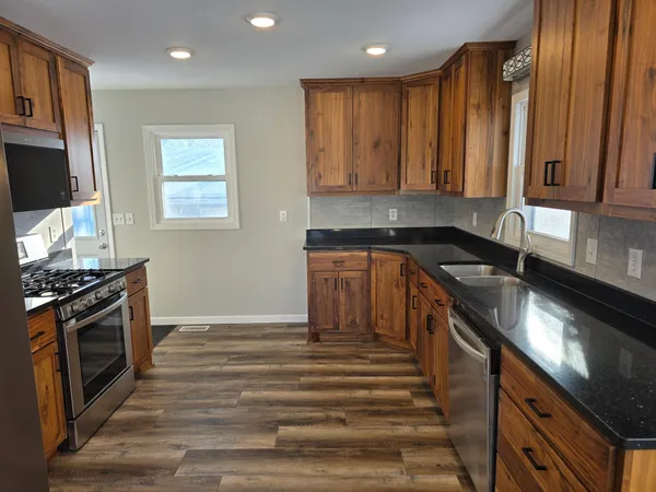 $299,900 | 421 West Avenue, Detroit Lakes, MN 56501