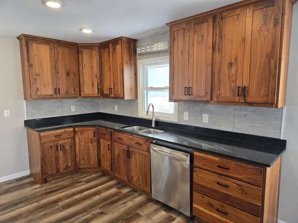 $299,900 | 421 West Avenue, Detroit Lakes, MN 56501