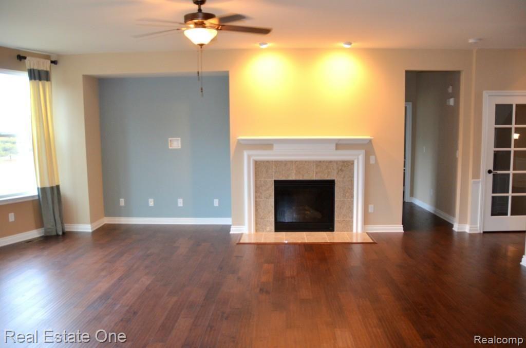 6918 Oakhurst Ridge Road Clarkston, MI 48348 - Photo 24 of 47 GREAT ROOM