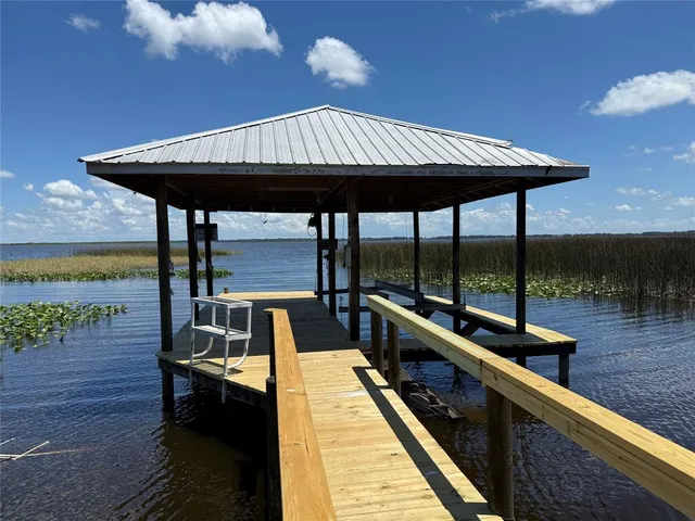 a view of sitting space with furniture