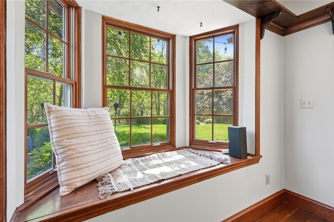 10168 Atchison Road Dayton, OH 45458 - Photo 27 of 44 This inviting nook features expansive windows, perfect for serene moments and garden views.
