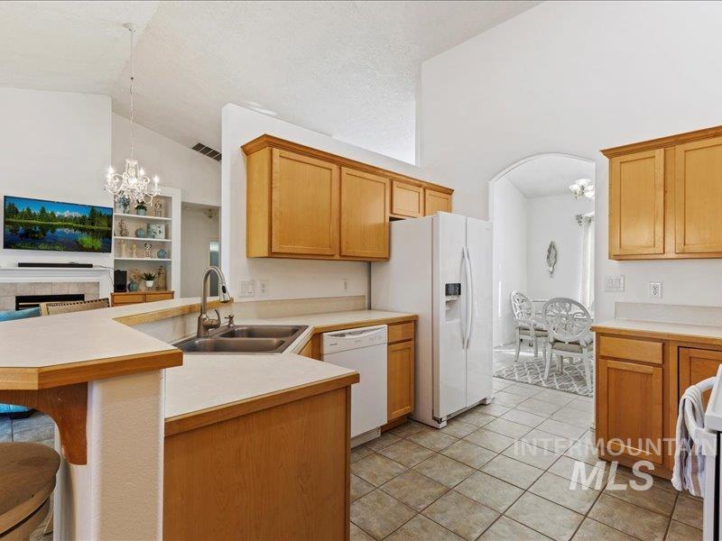 2109 South Happy Valley Road Nampa, ID 83686 - Photo 9 of 33