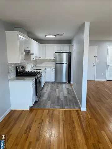 $2,200 | 67-69 Hamilton Avenue, Unit 1, Fairview, NJ 07022