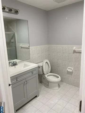$2,200 | 67-69 Hamilton Avenue, Unit 1, Fairview, NJ 07022
