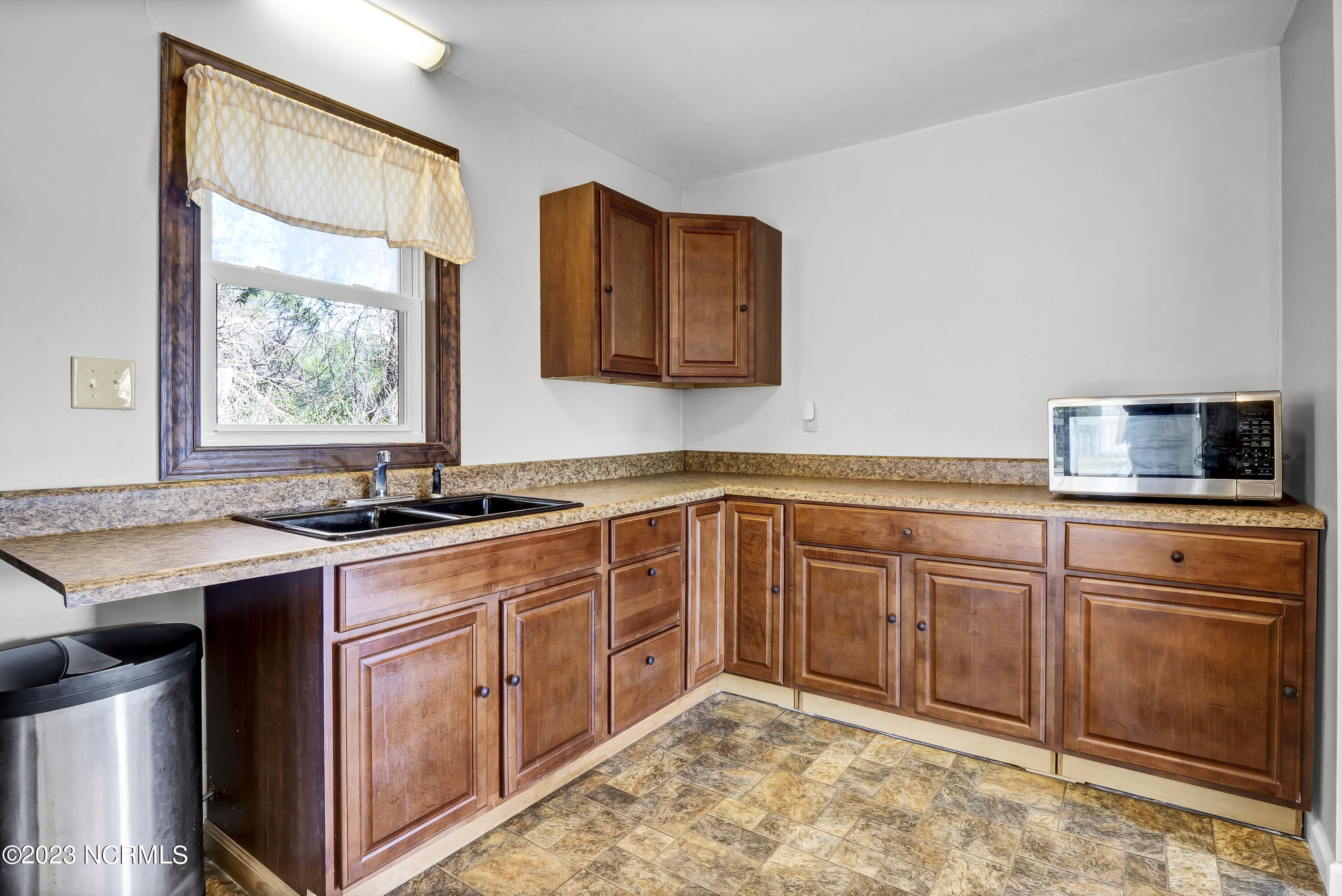 304 Preston Road Jacksonville, NC 28540 - Photo 13 of 27 P1099310