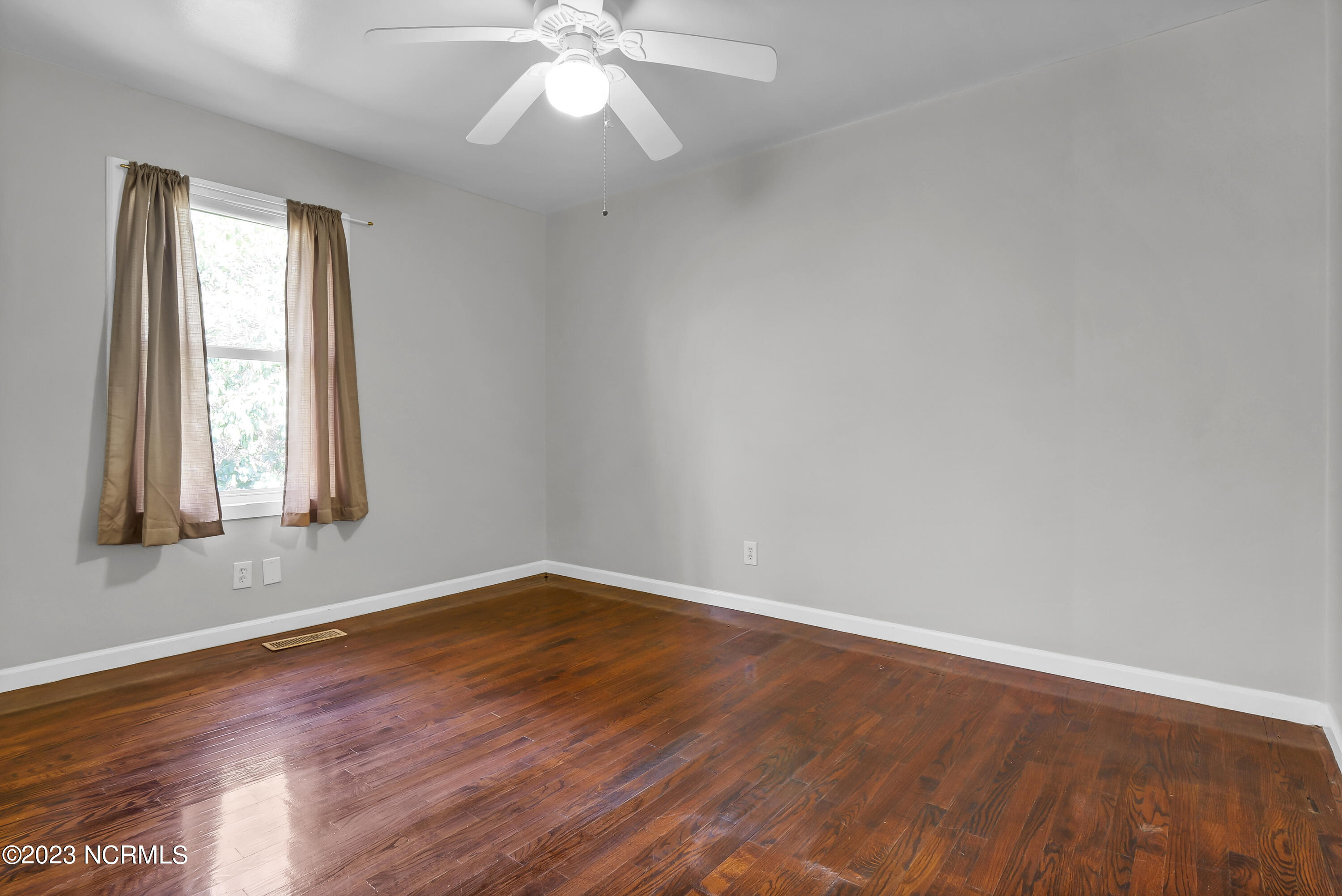 304 Preston Road Jacksonville, NC 28540 - Photo 17 of 27 P1099352