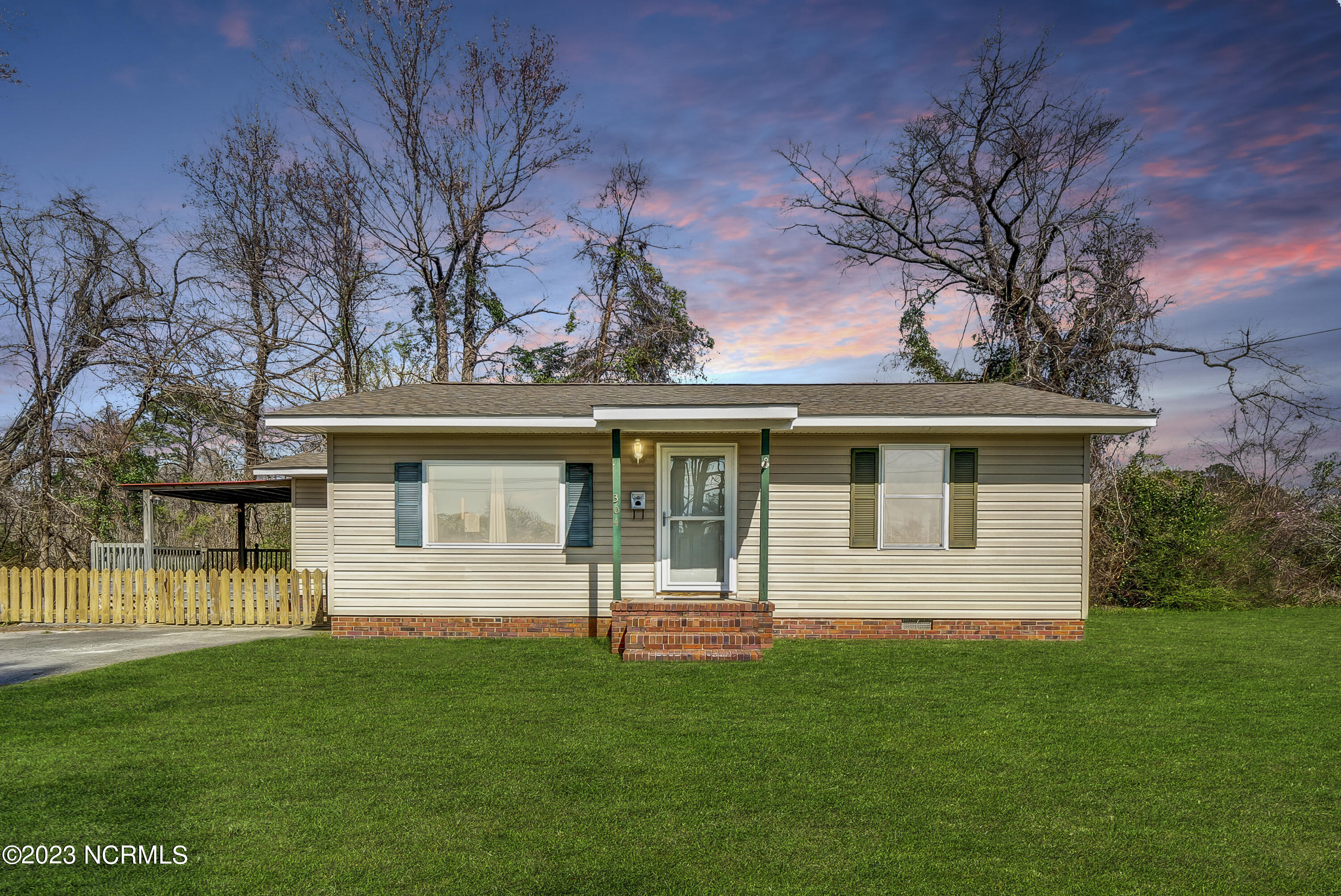 304 Preston Road Jacksonville, NC 28540 - Photo 2 of 27 Front