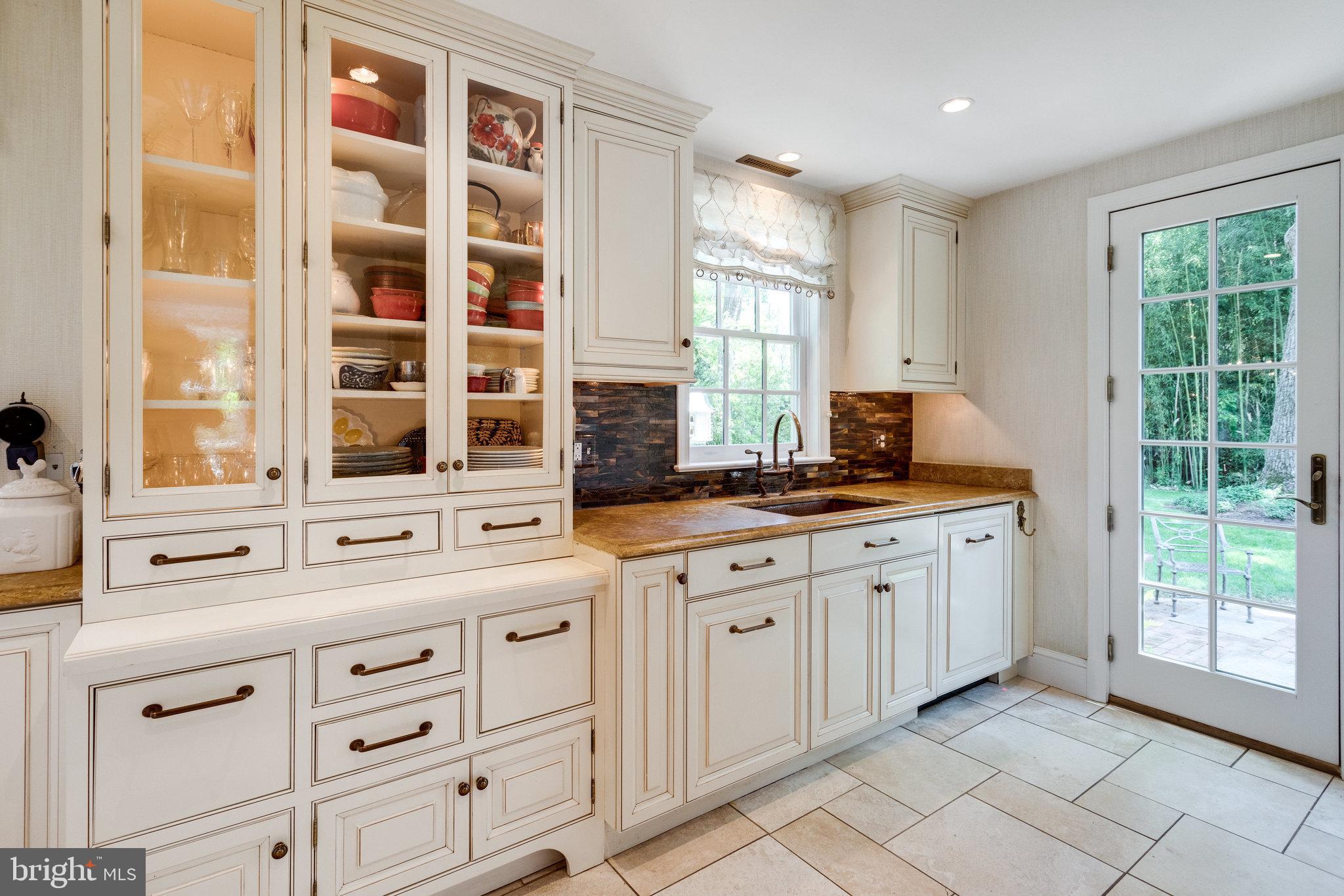 7732 Georgetown Pike McLean, VA 22102 - Photo 17 of 52