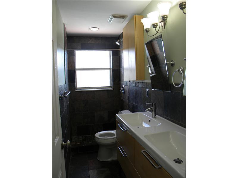 5421 Garfield Road Delray Beach, FL 33484 - Photo 8 of 19 Bathroom