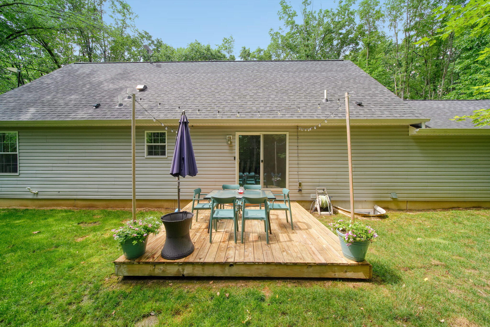4909 Slayton Road Jackson, MI 49201 - Photo 33 of 41 deck