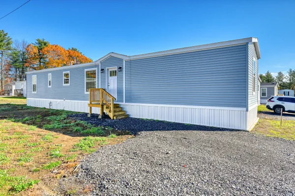 $102,500 | 15 Valerie Lane, Waterville, ME 04901