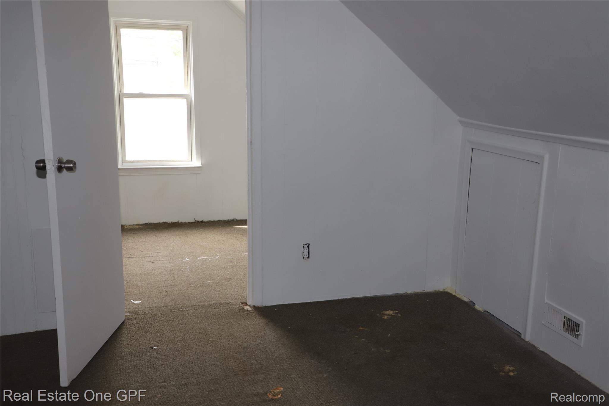 7052 Rivard Avenue Warren, MI 48091 - Photo 12 of 12 IMG_6010.JPG
