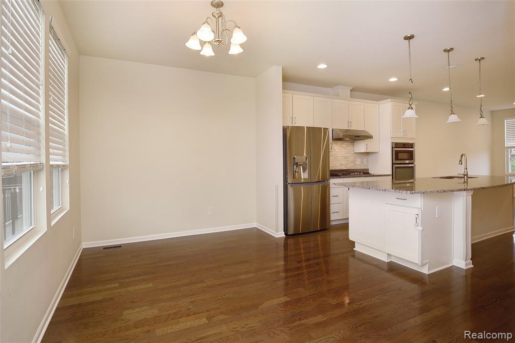 2888 Glenbar Circle Rochester, MI 48307 - Photo 15 of 38