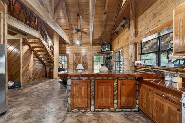 $560,000 | 3723 Farm To Market 256, Colmesneil, TX 75938