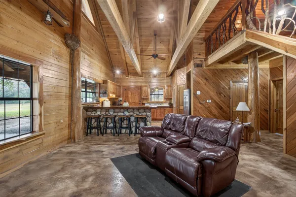 $499,000 | 3723 Farm To Market 256, Colmesneil, TX 75938