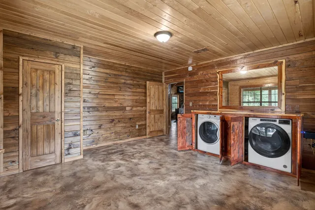 $560,000 | 3723 Farm To Market 256, Colmesneil, TX 75938