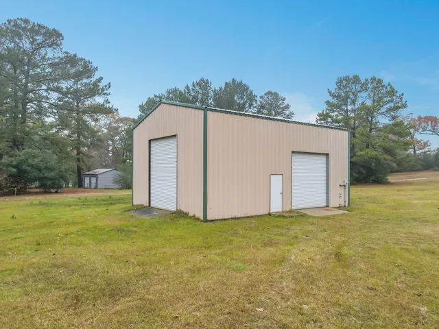 $560,000 | 3723 Farm To Market 256, Colmesneil, TX 75938
