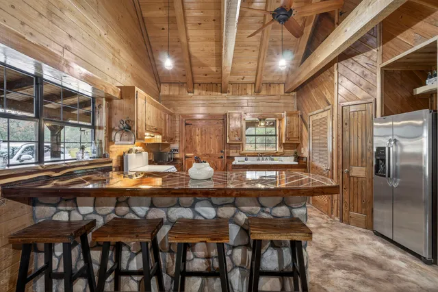 $560,000 | 3723 Farm To Market 256, Colmesneil, TX 75938