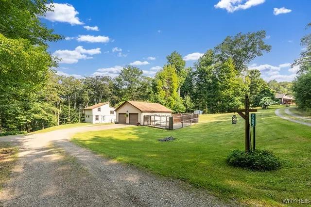 $210,500 | 9523 South Protection Road, Holland, NY 14080