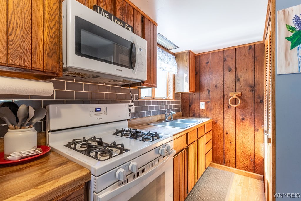 9523 South Protection Road Holland, NY 14080 - Photo 12 of 39