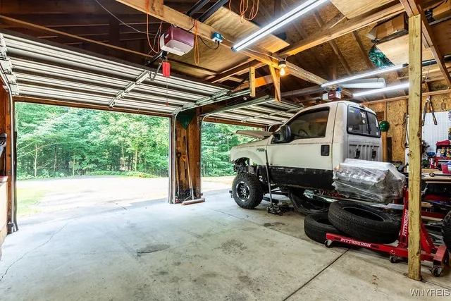 $210,500 | 9523 South Protection Road, Holland, NY 14080