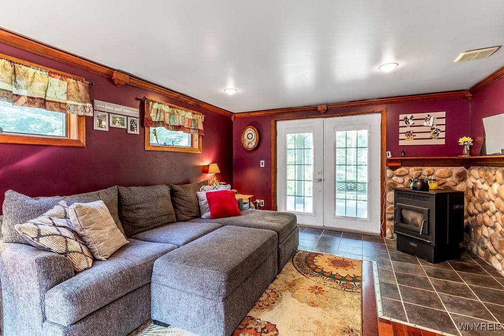 9523 South Protection Road Holland, NY 14080 - Photo 4 of 39