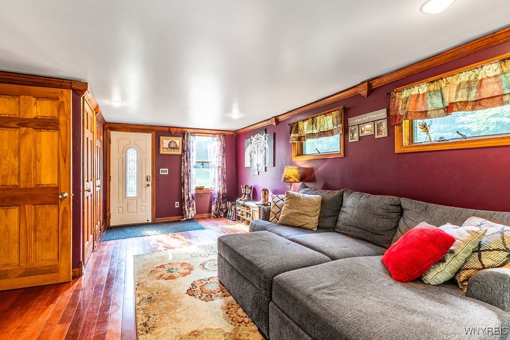 9523 South Protection Road Holland, NY 14080 - Photo 5 of 39