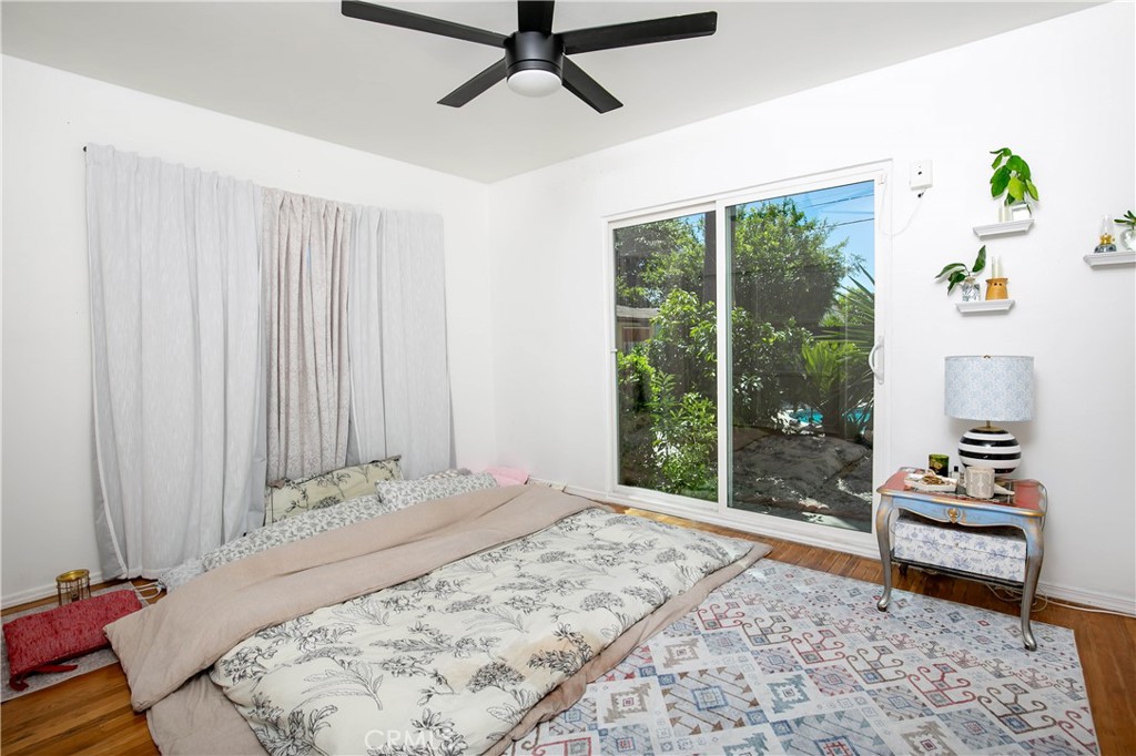 20748 Vose Street Winnetka, CA 91306 - Photo 16 of 26