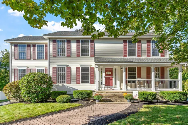 $739,000 | 162 Tiffany Lane, Manchester, NH 03104