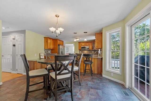 $739,000 | 162 Tiffany Lane, Manchester, NH 03104