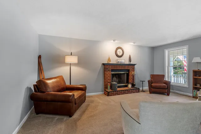 $739,000 | 162 Tiffany Lane, Manchester, NH 03104