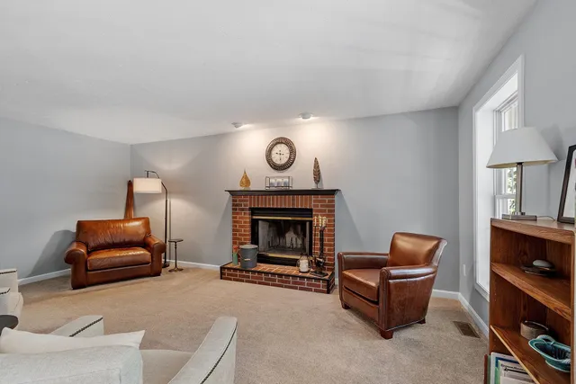 $739,000 | 162 Tiffany Lane, Manchester, NH 03104