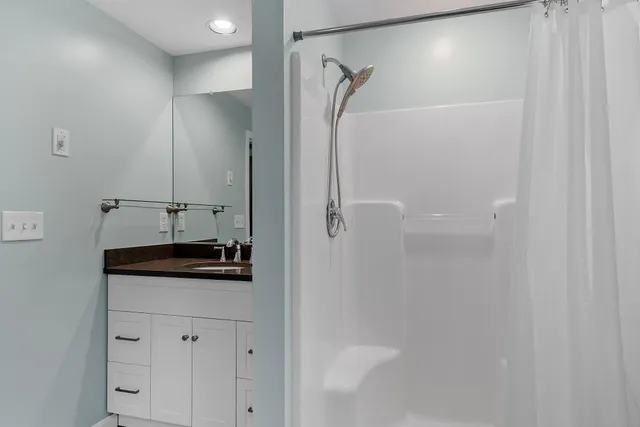 $739,000 | 162 Tiffany Lane, Manchester, NH 03104